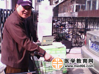 医师资格考试报名现场