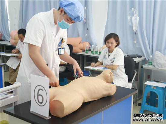 三亚中心医院住院医师规范化培训技能比赛顺利举行