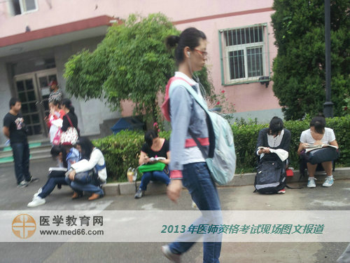 医师资格考前还听歌放松的淡定姐