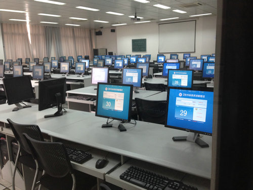 2014初级中药师考试现场报道图文