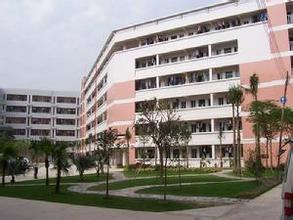 ������ҽҩѧУ����