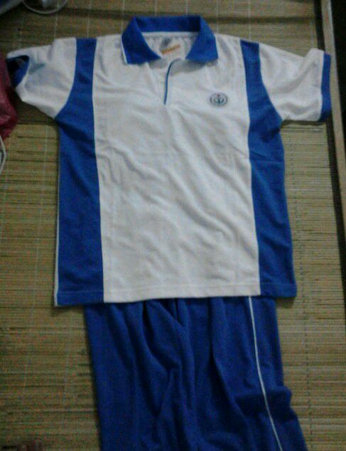 新兴中医药学校校服