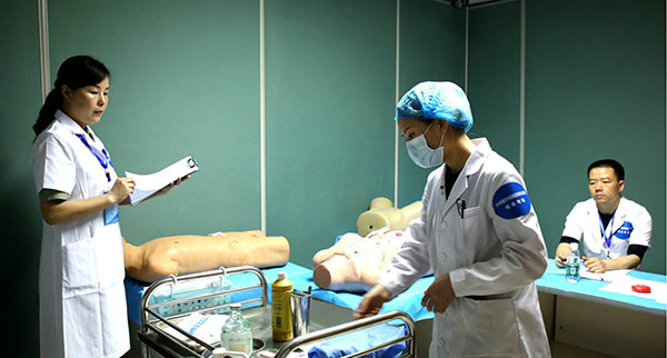 重庆3600余名住院医师、护士参加临床实践能力结业考核