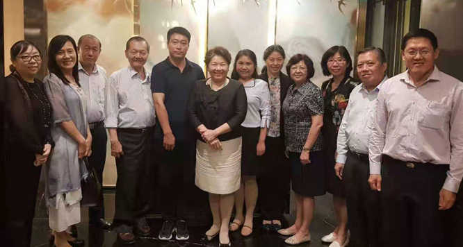 国家中医药管理局中医师资格认证中心考试顾问团应邀出访新加坡