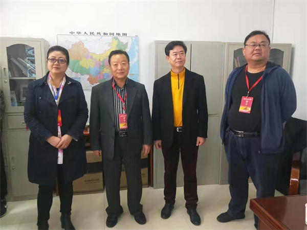 国家督导组在岳阳考点察看考场监控视频